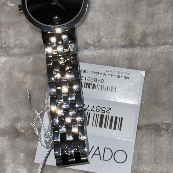 NWT Movado museum classic watch for women pristine condition silver black face - Picture 7 of 8